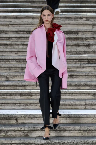 Look 27